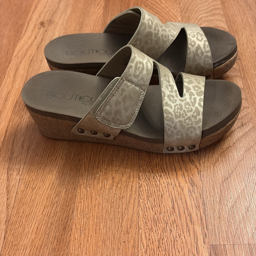 Corkys champagne Leopard Print Slide Sandals